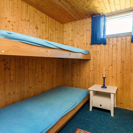 4 Person In Idestrup Boto By